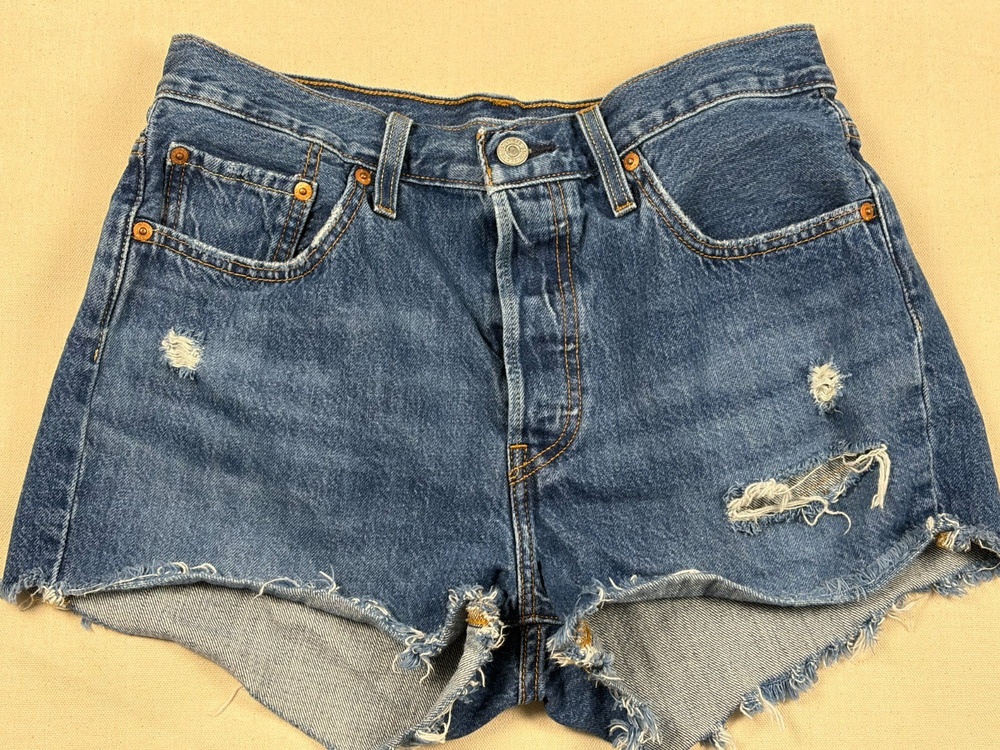 Levi’s 501 Women’s Shorts W29 Distressed Denim Cutoff Raw Hem Button Fly